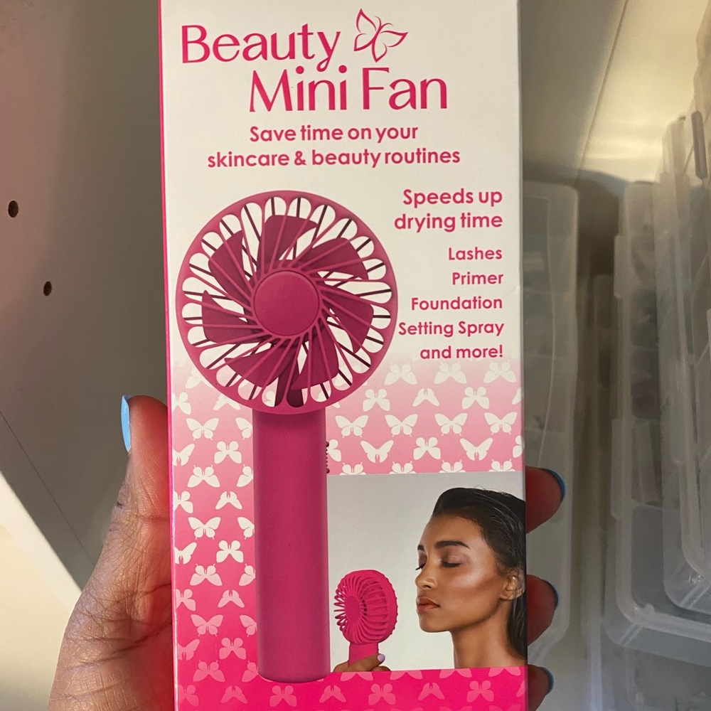 Beauty Mini Fan in Pink